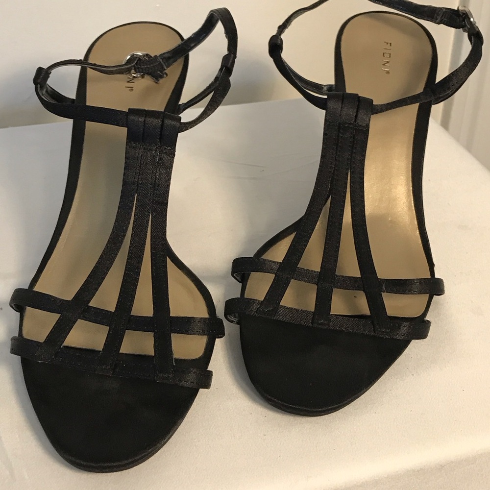 FIONI Clothing Satin Elegant Black Strappy Heels size 8